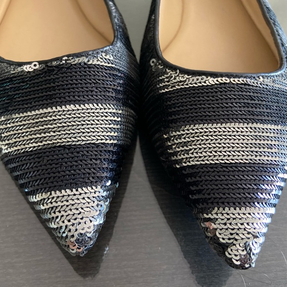 Michael Kors Arianna Flats. - Picture 1 of 7